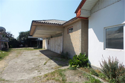De vanzare birou/ spatiu comercial cu4 incaperi in JARISTEA VRANCEA, perioada constructie 1990 - 2001, pozitionare in zona Central, etajul 0, suprafata utila 220 mp