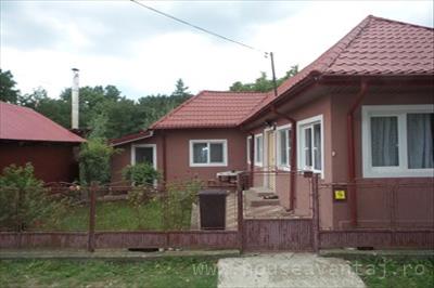 De vanzare casa cu 4 camere in SOVEJA VRANCEA, perioada constructie dupa 2001, pozitionare in zona Vest, suprafata utila 120 mp, compartimentare Semicomandat 7343