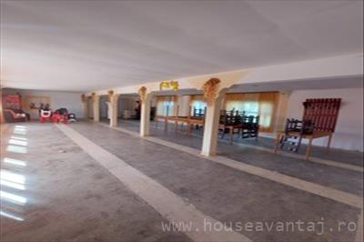 De vanzare birou/ spatiu comercial cu6 incaperi in FOCSANI VRANCEA, perioada constructie 1990 - 2001, pozitionare in zona Est, suprafata utila 800 mp