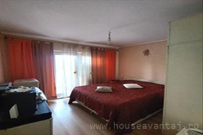 De vanzare apartament in FOCSANI VRANCEA, perioada constructie 1977 - 1989, pozitionare in zona Central, etajul 3, suprafata utila 78 mp, compartimentare Decomandat