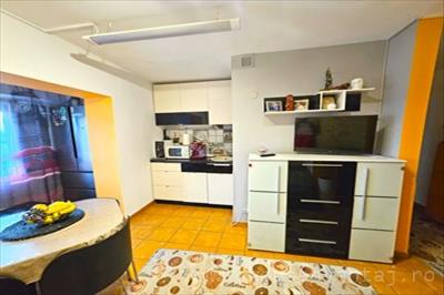 De vanzare apartament in FOCSANI VRANCEA, perioada constructie 1990 - 2001, pozitionare in zona Central, etajul 7, suprafata utila 68 mp, compartimentare Decomandat