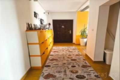 De vanzare apartament in FOCSANI VRANCEA, perioada constructie 1990 - 2001, pozitionare in zona Central, etajul 7, suprafata utila 68 mp, compartimentare Decomandat