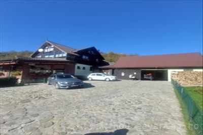 De vanzare birou/ spatiu comercial cu5 incaperi in LEPSA VRANCEA, perioada constructie dupa 2001, pozitionare in zona Central, etajul 1, suprafata utila 400 mp