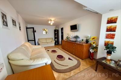 De vanzare apartament in FOCSANI VRANCEA, perioada constructie inainte de 1977, pozitionare in zona Central, etajul 3, suprafata utila 43 mp, compartimentare Semicomandat 7376