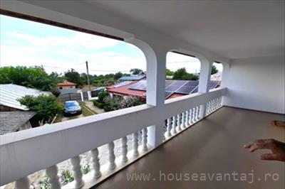 De vanzare casa cu 5 camere in FOCSANI VRANCEA, perioada constructie dupa 2001, pozitionare in zona Central, suprafata utila 360 mp, compartimentare Decomandat