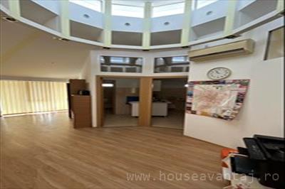 De vanzare birou/ spatiu comercial cu3 incaperi in FOCSANI VRANCEA, perioada constructie dupa 2001, pozitionare in zona Central, suprafata utila 550 mp
