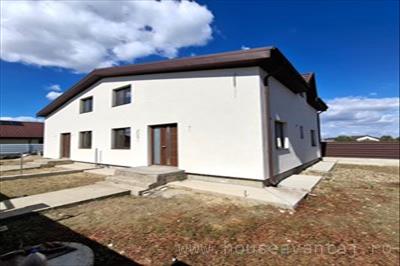 De vanzare casa cu 4 camere in FOCSANI VRANCEA, perioada constructie dupa 2001, pozitionare in zona Central, suprafata utila 240 mp, compartimentare Decomandat 7394