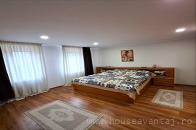 De vanzare casa cu 5 camere in CAMPINEANCA VRANCEA, perioada constructie dupa 2001, pozitionare in zona Central, suprafata utila 320 mp, compartimentare Decomandat