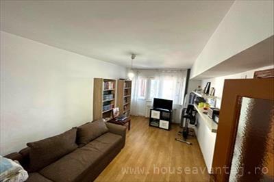 De vanzare apartament in FOCSANI VRANCEA, perioada constructie 1977 - 1989, pozitionare in zona Central, etajul 6, suprafata utila 86 mp, compartimentare Decomandat