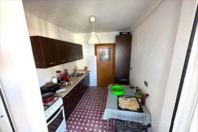 De vanzare apartament in FOCSANI VRANCEA, perioada constructie 1977 - 1989, pozitionare in zona Central, etajul 6, suprafata utila 86 mp, compartimentare Decomandat