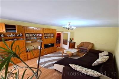 De vanzare apartament in FOCSANI VRANCEA, perioada constructie 1977 - 1989, pozitionare in zona Central, etajul 1, suprafata utila 70 mp, compartimentare Decomandat 7400