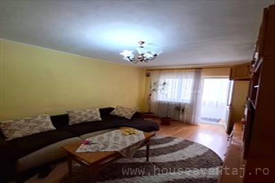 De vanzare apartament in FOCSANI VRANCEA, perioada constructie 1977 - 1989, pozitionare in zona Central, etajul 1, suprafata utila 70 mp, compartimentare Decomandat