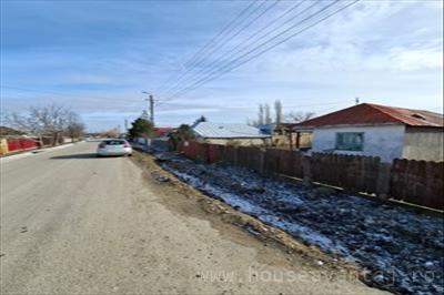 De vanzare casa cu 2 camere in GAROAFA VRANCEA, perioada constructie inainte de 1977, pozitionare in zona Nord, suprafata utila 65 mp, compartimentare Semicomandat