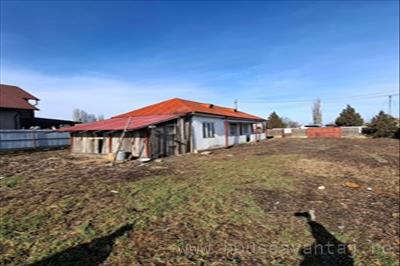 De vanzare casa cu 2 camere in GAROAFA VRANCEA, perioada constructie inainte de 1977, pozitionare in zona Nord, suprafata utila 65 mp, compartimentare Semicomandat