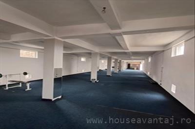 De vanzare birou/ spatiu comercial cu3 incaperi in TANASOAIA VRANCEA, perioada constructie inainte de 1977, pozitionare in zona Central, suprafata utila 900 mp
