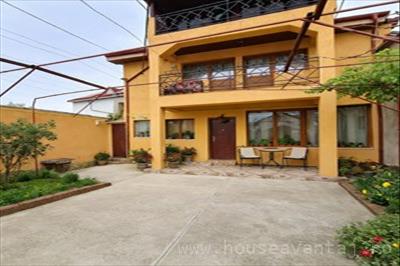 De vanzare casa cu 5 camere in FOCSANI VRANCEA, perioada constructie dupa 2001, pozitionare in zona Central, suprafata utila 160 mp, compartimentare Decomandat 7410