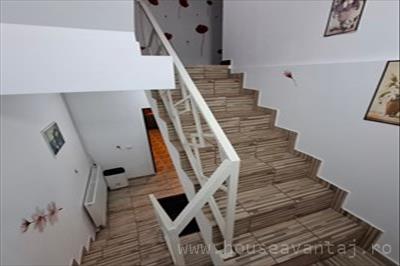 De vanzare casa cu 5 camere in FOCSANI VRANCEA, perioada constructie dupa 2001, pozitionare in zona Central, suprafata utila 160 mp, compartimentare Decomandat