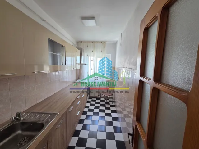 [DE VÂNZARE] Apartament 3 Camere Decomandat – Etaj intermediar !