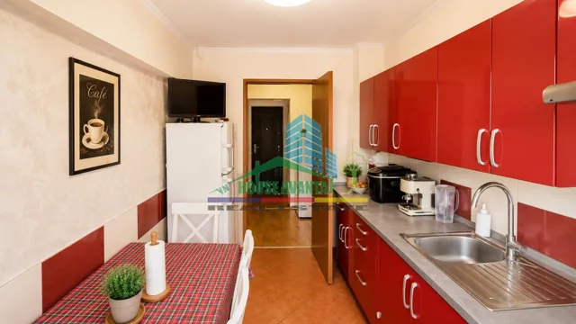 Apartament 4 camere etaj 3 din 4 Ocazie