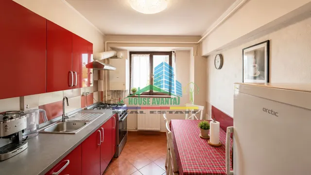Apartament 4 camere etaj 3 din 4 Ocazie