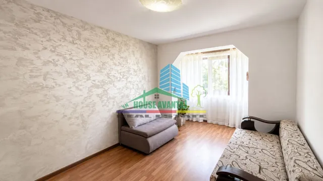 Apartament 4 camere etaj 3 din 4 Ocazie