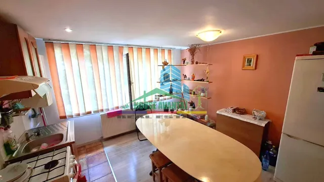 Apartament 3 camere, parter, gata de mutare