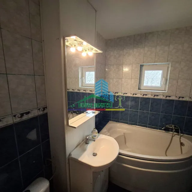 Apartament 4 camere de vânzare   Ultracentral etaj 1