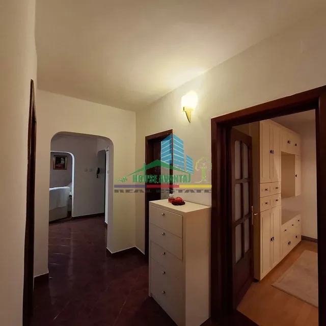 Apartament 4 camere de vânzare   Ultracentral etaj 1