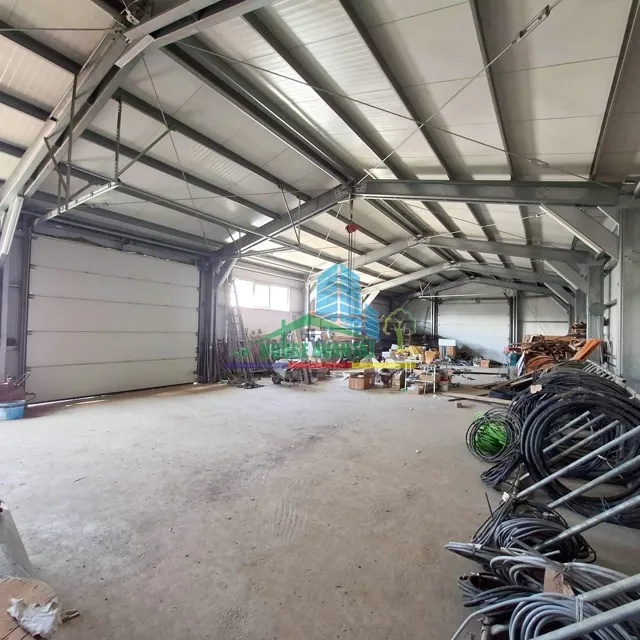 Proprietate industrială cu hală metalică, birouri și teren – Golești