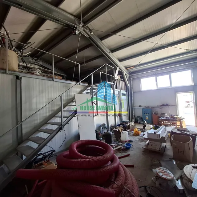 Proprietate industrială cu hală metalică, birouri și teren – Golești