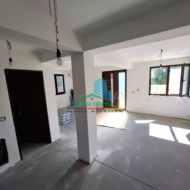 Duplex de vânzare   Câmpineanca, la 2 km de Focșani
