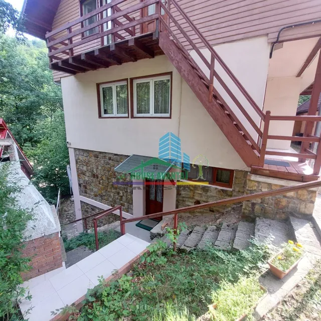 Pensiune turistică de vânzare în Lepșa – o oportunitate unică de afacere