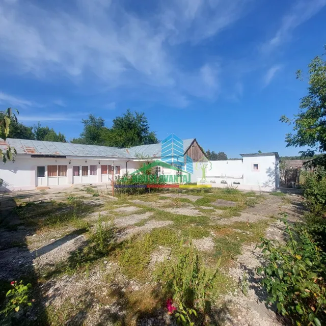 Teren si cladiri Vanatori (Stone Park-Hora Miresei)