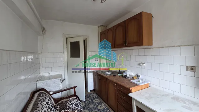 Apartament 3 camere decomandat, 75 mp – Zona Casa de Pensii