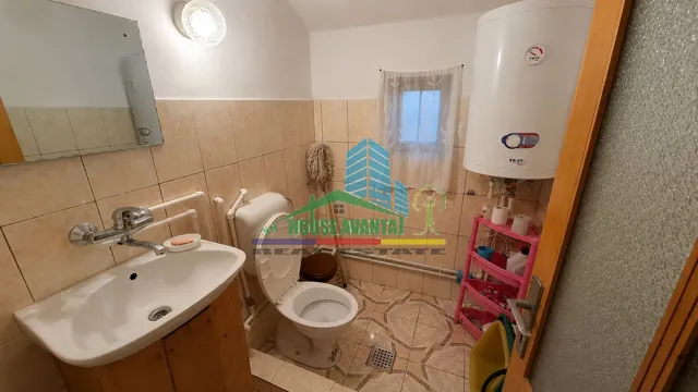 Casă de vacanță, 4 camere, garaj, teren 251 mp– Lepșa, Județul Vrancea