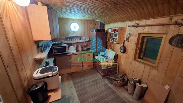 Casă de vacanță, 4 camere, garaj, teren 251 mp– Lepșa, Județul Vrancea