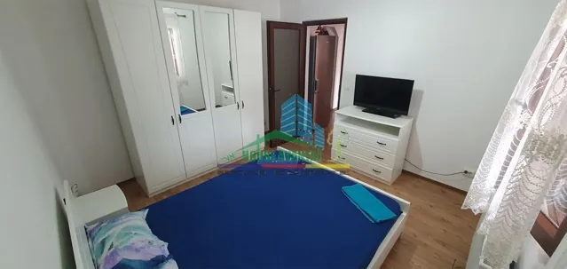 Vand apartament 2 camere 56 mp, zona Piata