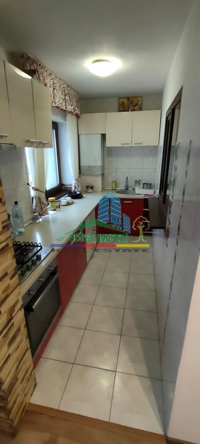 Vand apartament 2 camere 56 mp, zona Piata