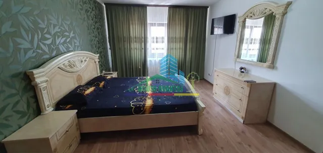 Vand apartament 2 camere 56 mp, zona Piata