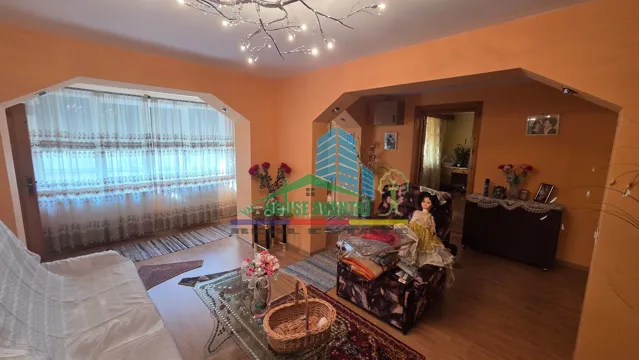 Casă 3 camere + Bucătărie de vară /Teren 432 mp Zona Bahne