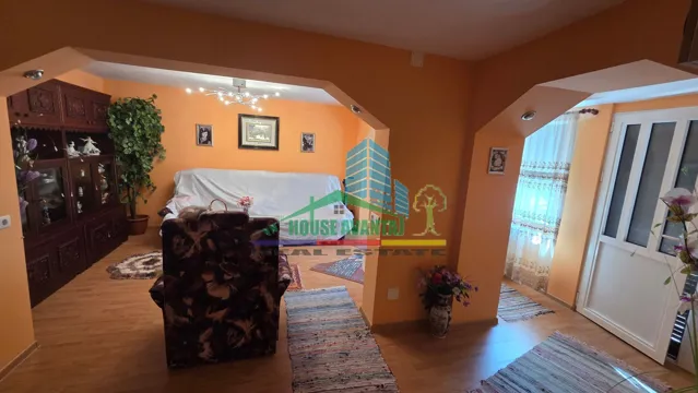 Casă 3 camere + Bucătărie de vară /Teren 432 mp Zona Bahne