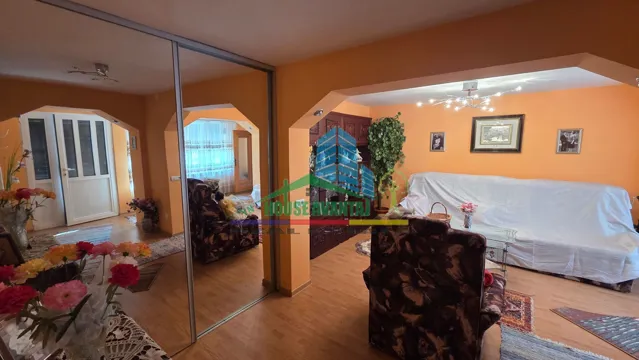 Casă 3 camere + Bucătărie de vară /Teren 432 mp Zona Bahne