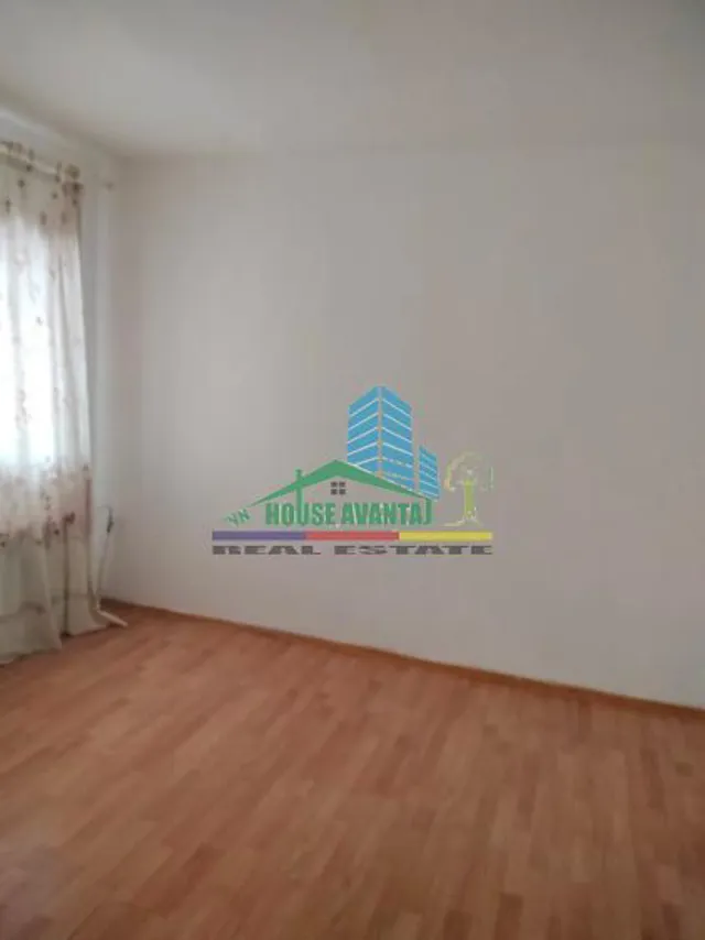 Vând apartament cu doua camere