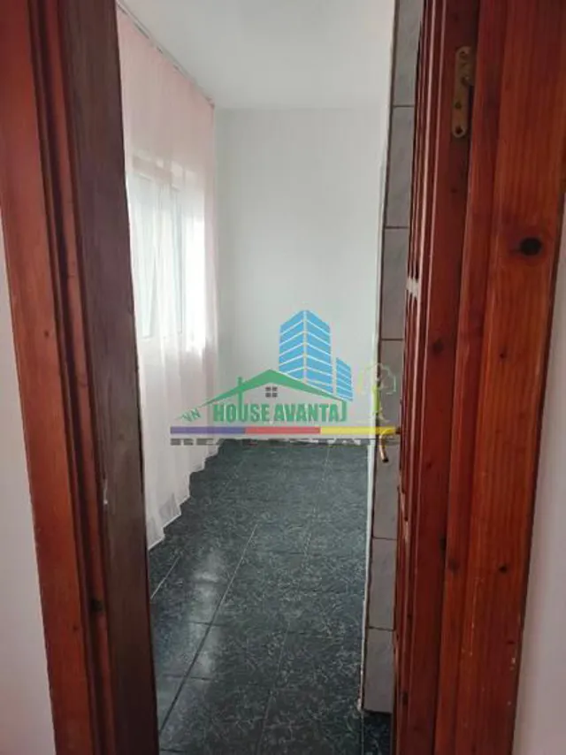 Vând apartament cu doua camere