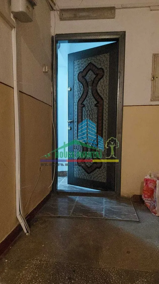 Apartament ultra-central – vizavi de Direcția Muncii, Etaj 4 cu acoperiș, CT și izolat, OFERTA SUB PRETUL PIETII!!