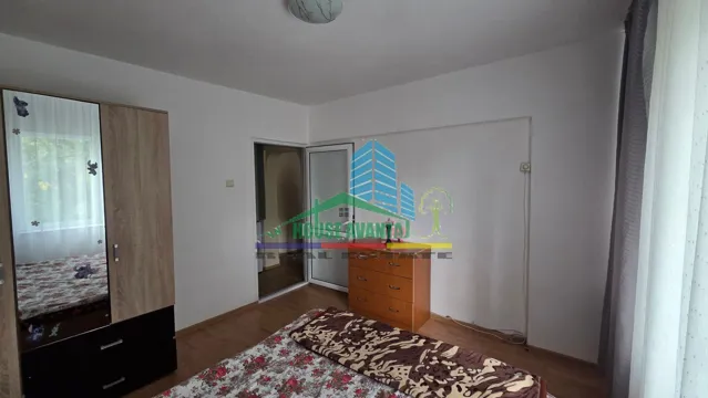 Apartament 2 camere semidecomandat zona Gara